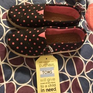 Toms